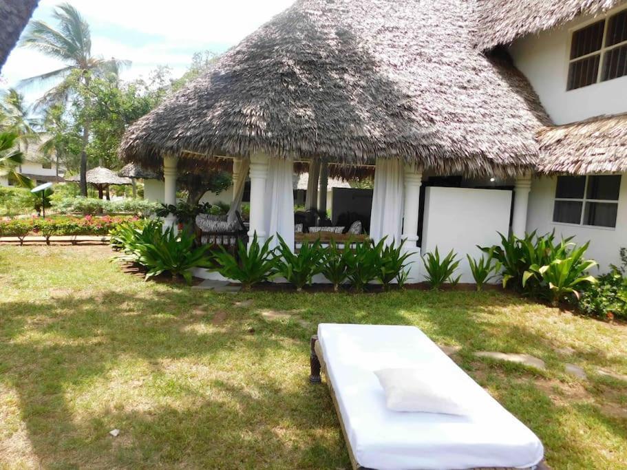 Holiday Home In Malindi Mambrui Exterior photo